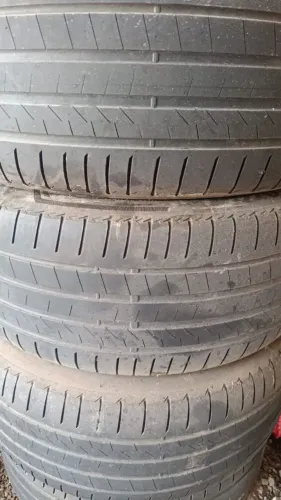 Vendo pneus aro R20