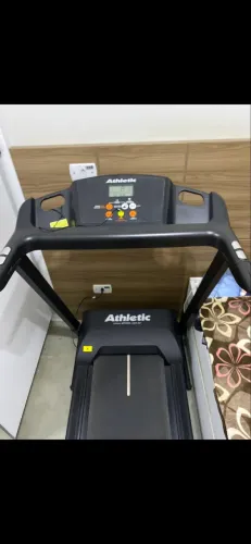 Esteira Athetic semi nova