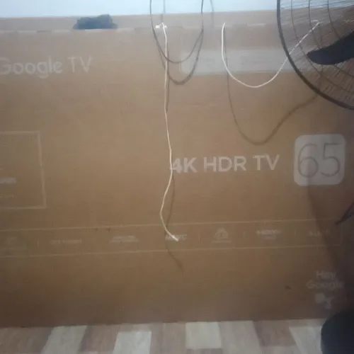 Televisão 65 polegadas com defeito