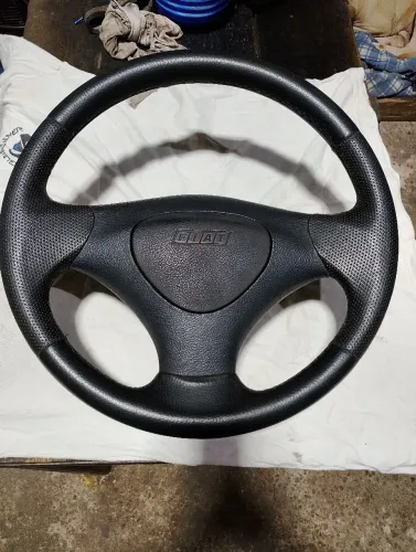 Volente original Fiat Palio 99 udado em bom estado