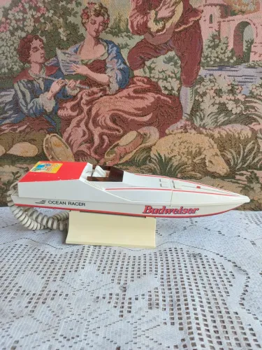 Telefone antigo Budweiser em formato de barco colecionável