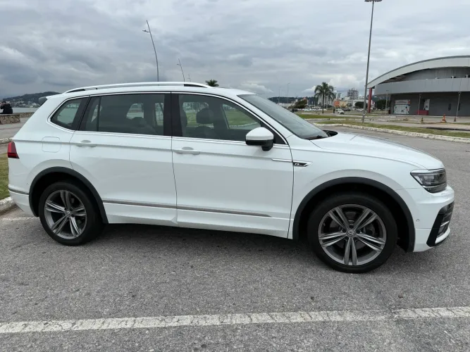 Volkswagen Tiguan Allspac R-line 350 TSI 2.0 4X4 2018