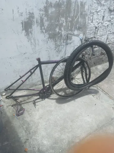Quadro aro 26 junto com garfo+aro+guidão de moto,junto com mesinha+par de pneu