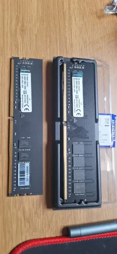 Kit 16GB (2x8GB) Kingston DDR4 2666MHz - Praticamente Novo