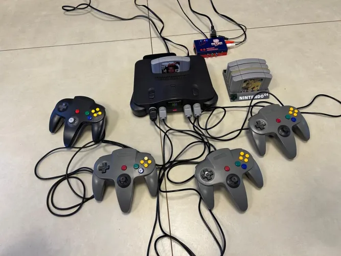 Nintendo 64 + 4 controles + Retro Scaler 2x + 007 e outros 4 jogos + Controler Pak