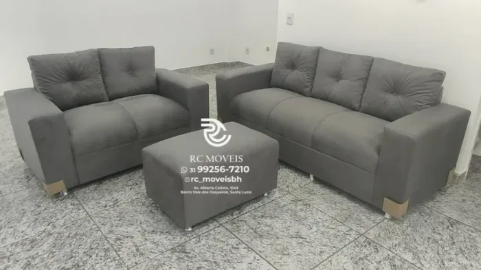 Sofá 2 e 3 pessoas com Puff Suede macio D33 Confortável Direto da Fábrica
