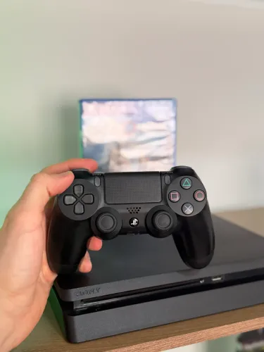 PlayStation 4 Slim 1TB