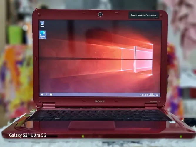 Sony Vaio 14" Red Ferrari / SSD 120Gb - 4Gb - Core 2 Duo - Win10 - Antivírus/Office