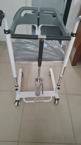 Cadeira de transferência e banho longevitech