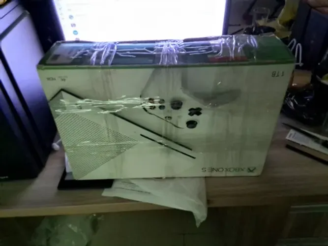 Microsoft Xbox One S 1T Standard Cor Branco (Seminovo)