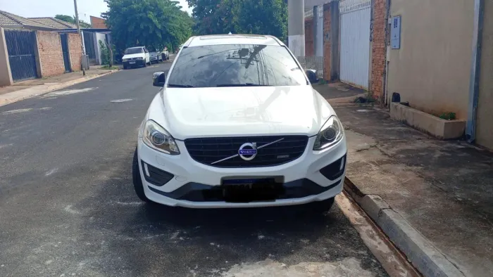 Volvo XC 60 T-5 R-design 2.0 FWD 5P 2015