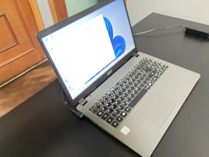 Notebook Acer i5 10a 8GB Nvme 512gb Hdd 500gb.