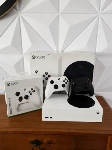 Xbox Series S 512G com 2 controles