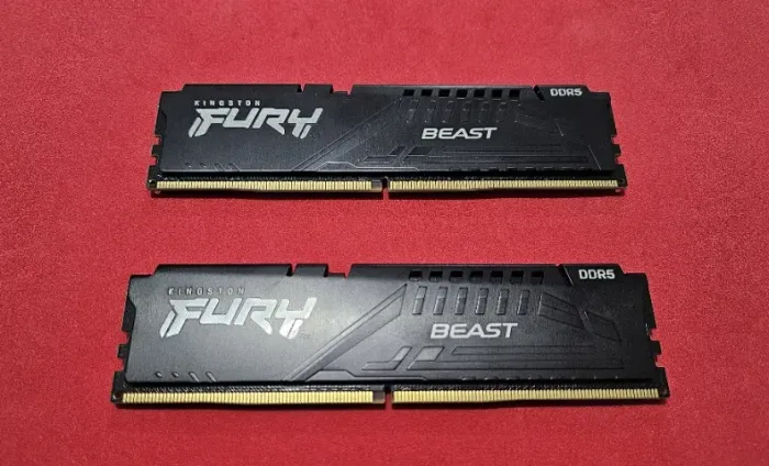 Kit 32GB Memória DDR5 Kingston Fury Beast 4800MHz CL38