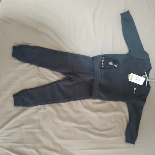 Conjunto de Moletom Mundi 