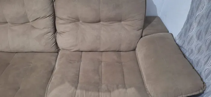 Vendo sofá retrátil dois lugares seminovo em ótimo estado (tem que buscar)