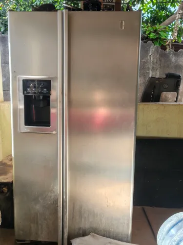 Geladeira side by side GE profile