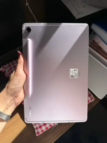 Tab s9 Fe 256 GB Lavanda (MOTIVO DA VENDA: PAGAR CIRURGIA DO MEU ANIMAL DE ESTIMAÇÃO)
