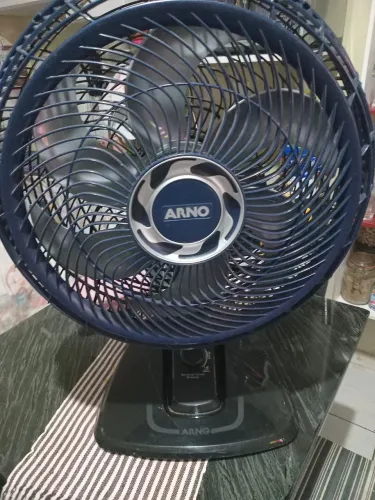 VENTILADOR DE MESA ARNO TURBO SILÊNCIO MAXX 40 CENTÍMETROS HÉLICE DE 6 PAS 3 VELOCIDADES 