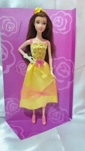 Boneca princesa bela 
