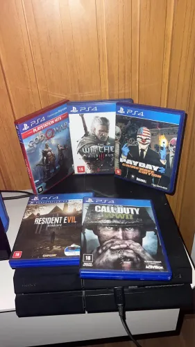 vendo ps4 usado, sem detalhes nenhum com 101 jogos