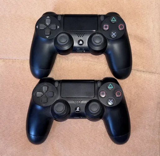 2 Controles DualShock 4 para PS4 (1 Funcionando Perfeitamente + 1 para Conserto)