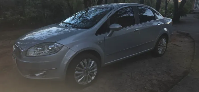 Fiat Linea Absolute 1.9/1.8 Flex Dualogic 4P 2013