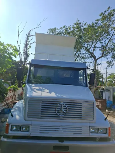 Caminhao 1618 Mercedes Bens 