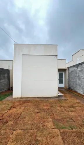 Casa Moderna de 2 quartos no Jardim Florida Leme
