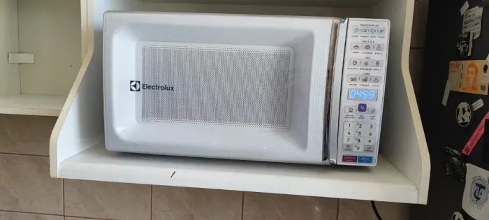 Micro-ondas Eletrolux 34L, 110V