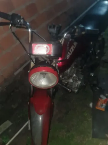 Suzuki gs 120 parada pra arrumar