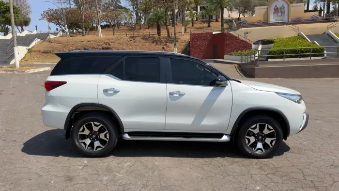 Toyota Hilux SW4 SRX Diamo. 4X4 2.8 TB DIE AUT 2019