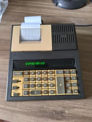 Calculadora Olivetti.