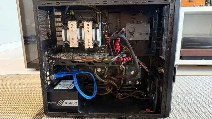 PC Gamer Xeon E5 2680 V4 14 nucleos RX590 16GB RAM Fonte corsair VS650