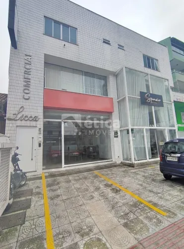 Loja comercial com 60m2 na Av. Sete de Setembro - Fazenda Itajaí SC