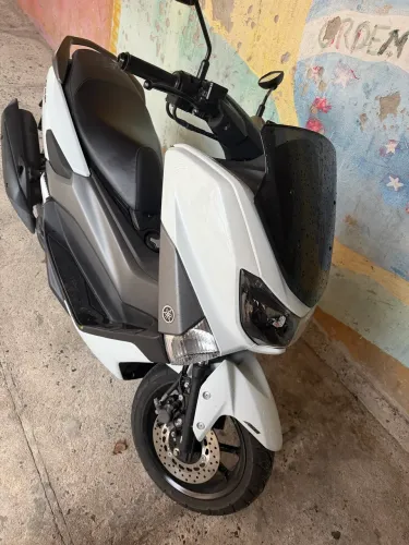 Nmax 160 baixo km sem detalhes