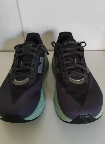 Tênis New Balance Rebel V5
