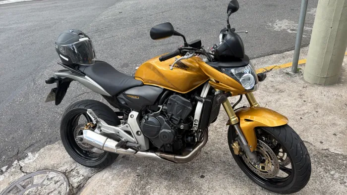 Hornet 2009 baixo km