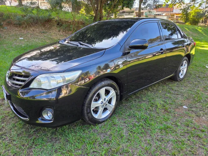 Toyota Corolla GLI 1.8 Flex 16V Aut. 2012
