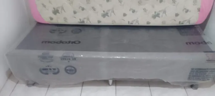 Vendo base bok com colchão c 9. *