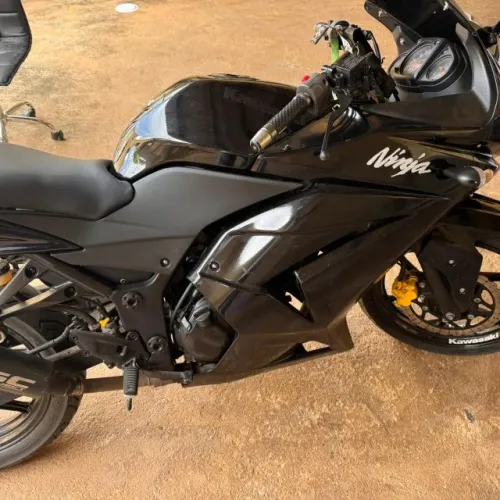 Ninja 250r perfeito estado em dia
