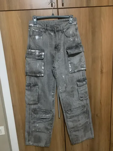 Calça jeans cargo super estilosa