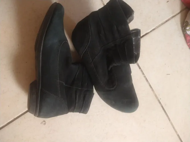Bota Carmuça cano curto da marca Sapato da corte