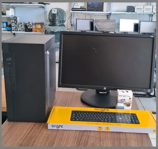 Computador completo pronto para trabalhar