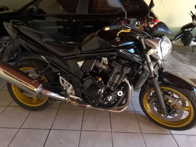 Bandit 650n novíssima!