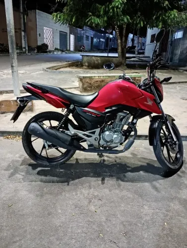 Honda CG 160 FAN 2025 | Vermelha | 7.515 km | IPVA 2027 pago | R$ 18.500