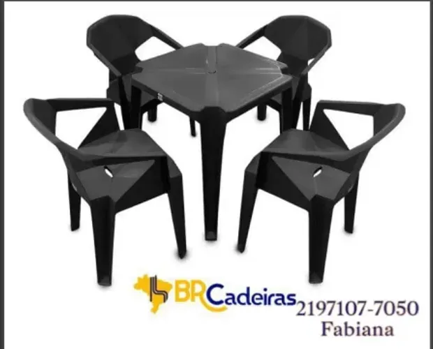 Mesa plastica com poltronas 3D 