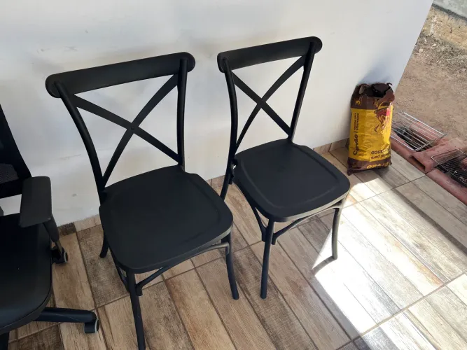 Cadeiras de plástico