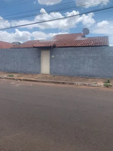 Casa à venda no bairro Arnaldo Estevão de Figueiredo