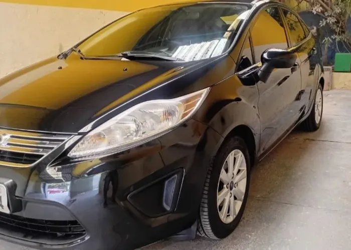 Ford Fiesta Sedan SE 1.6 16V Flex 4P 2013